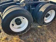 2013 Mack CXU613 showing 402,711 mi, 8,428 hrs- doesn't run