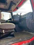 2003 Volvo showing 862,463 & 82,463 mi, 3,909 hrs - doesn't run