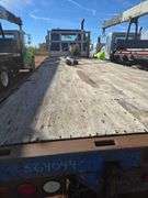 2010 Volvo VN showing 175,079 mi, hrs unknown - doesn't run