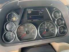 2015 Peterbilt 579 507,402 mi, hrs unknown- doesn't run