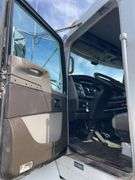 2019 Kenworth T8 showing 17,891 mi, 3,432 hrs - runs