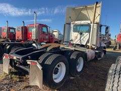 2013 Mack CXU613 showing 402,711 mi, 8,428 hrs- doesn't run