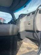 2015 Peterbilt 567 showing 31,476 mi, 7,804 hrs - runs