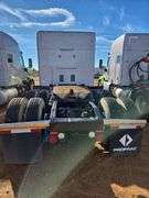 2015 Peterbilt 579 showing 453,390 mi, 22,671 hrs - runs