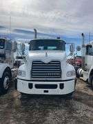 2012 Mack CXU613 showing 701,487 mi, 15,325 hrs - runs