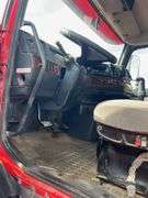 2003 Volvo showing 862,463 & 82,463 mi, 3,909 hrs - doesn't run