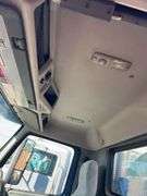 2010 Volvo VN showing 175,079 mi, hrs unknown - doesn't run