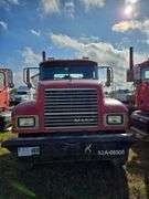 2008 Mack CHU613 showing 75,752 mi, 10,208 hrs- runs