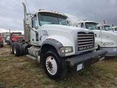 2007 Mack CTP713 showing 47,533 mi, 9999 hrs - runs