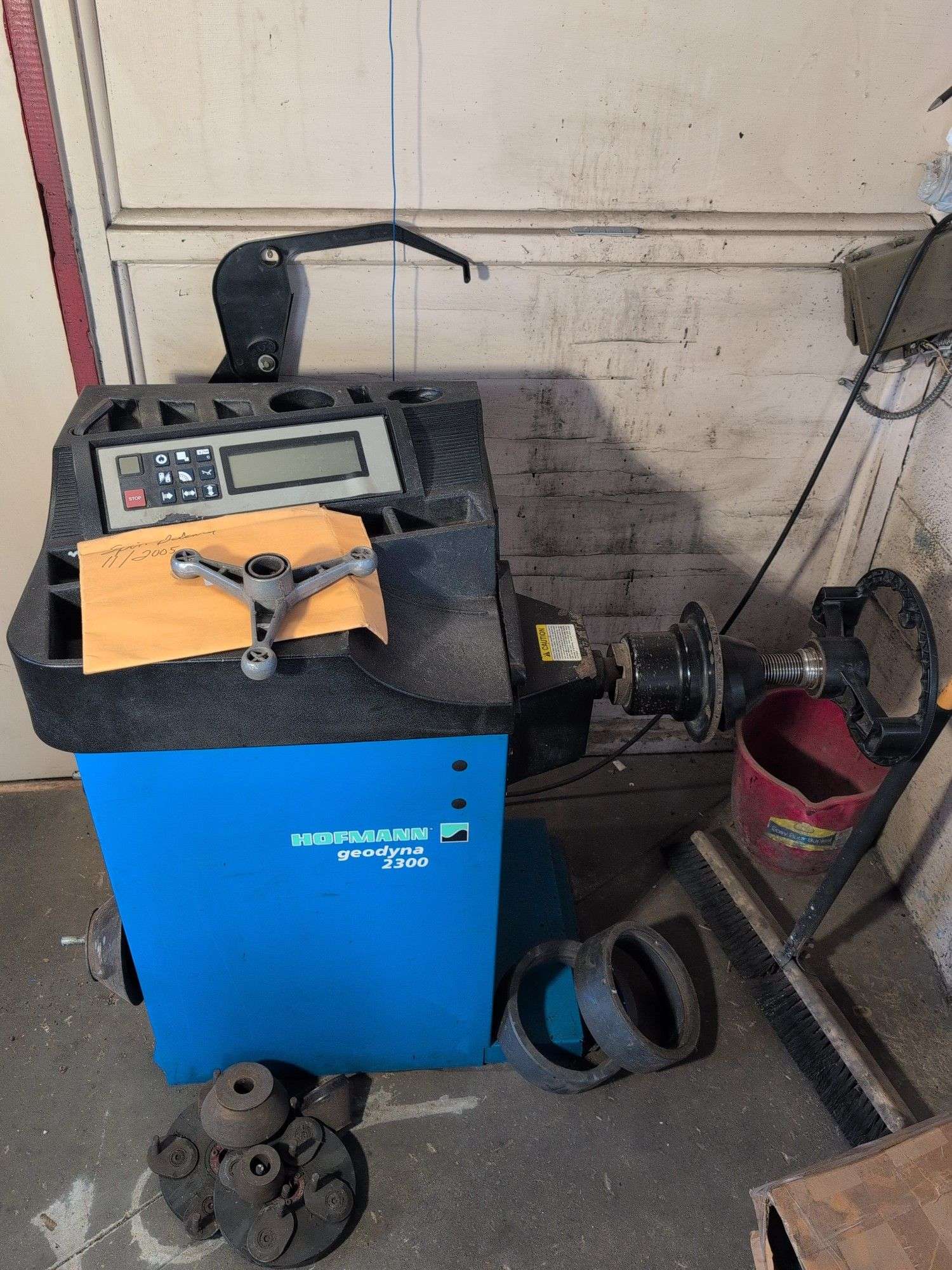 Hofmann geodyna 2300 spin balancer