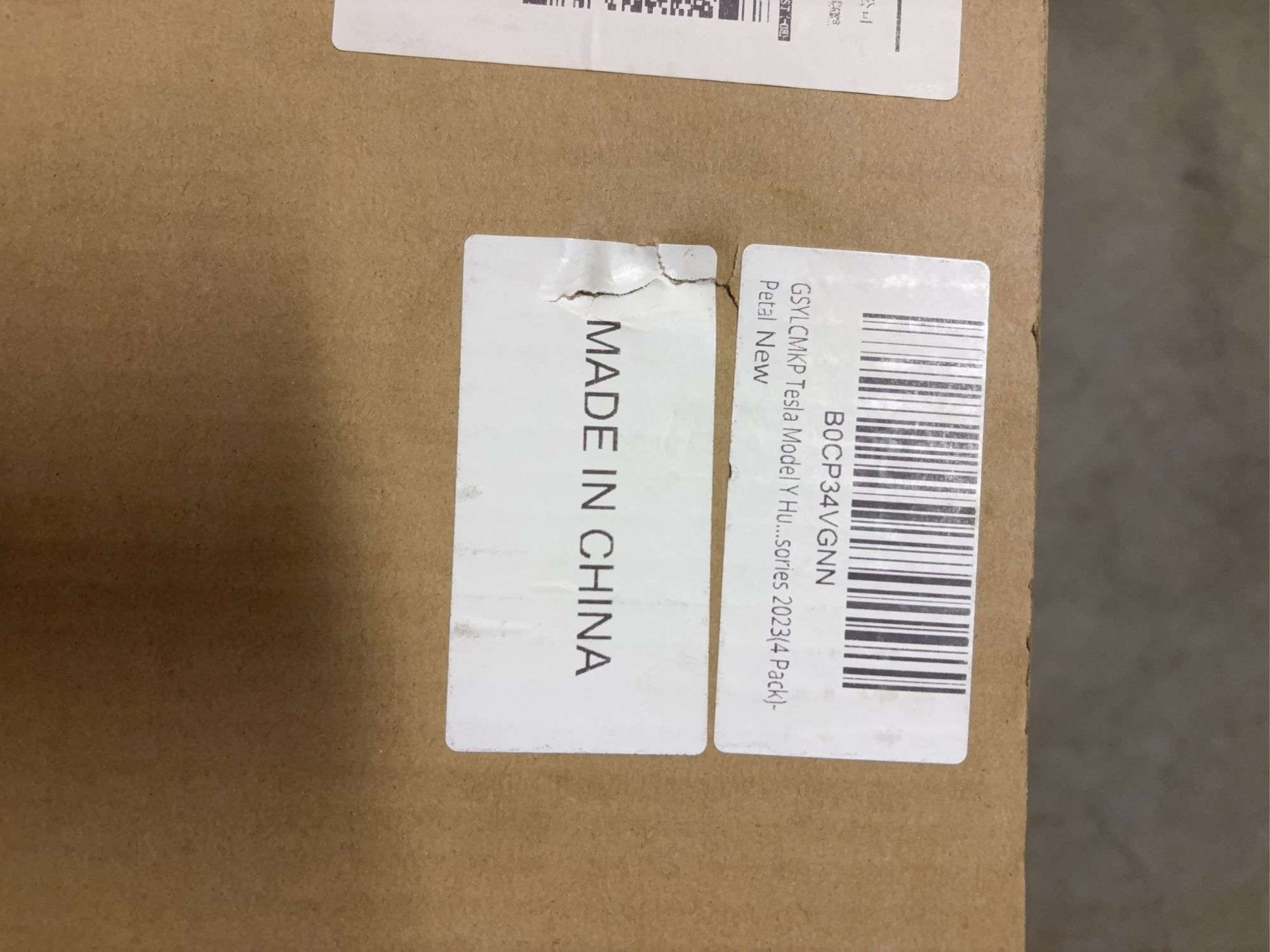 (4) matching 20” hub caps in box