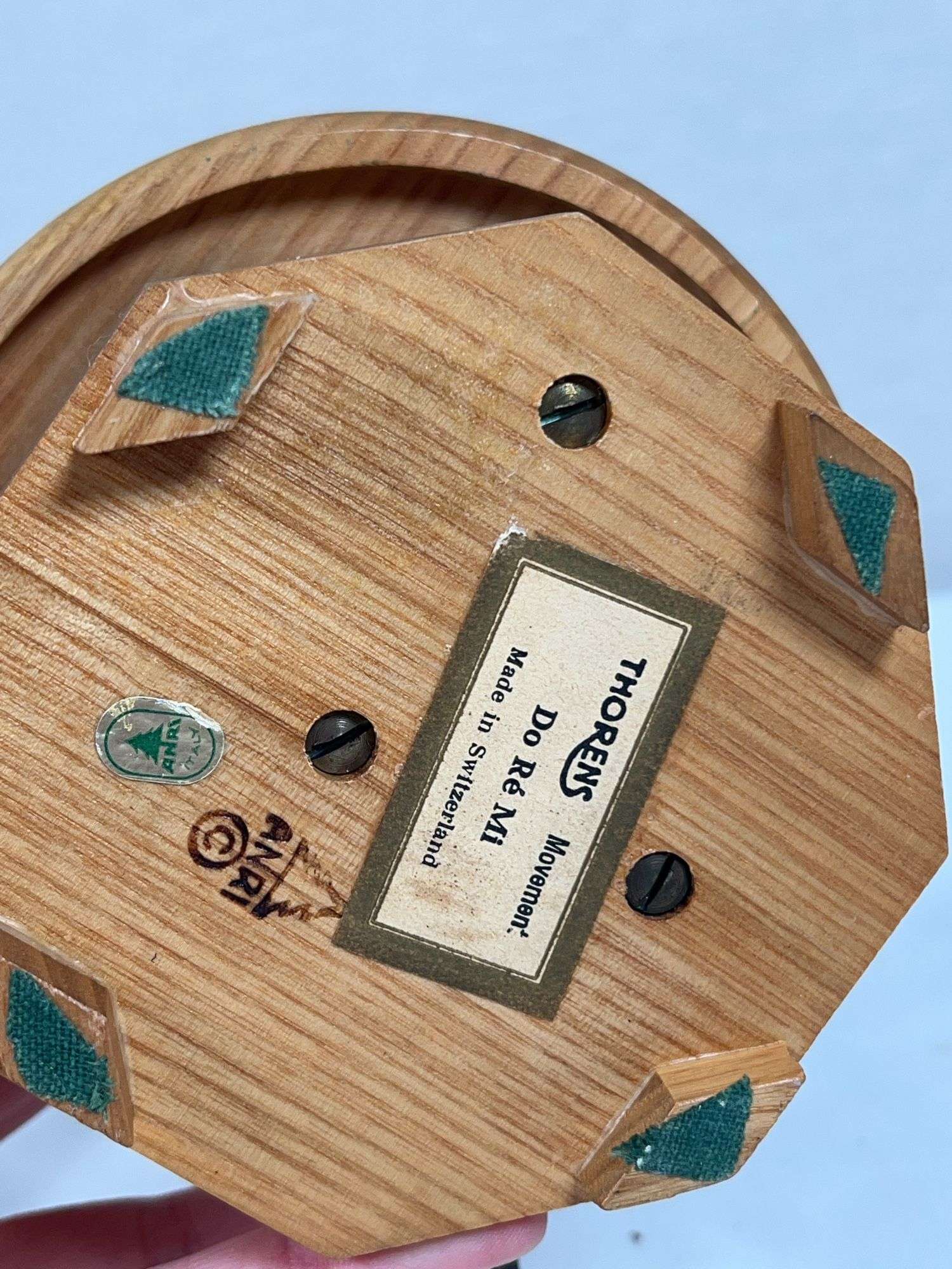 ANRI THORENS SWISS MUSIC BOX