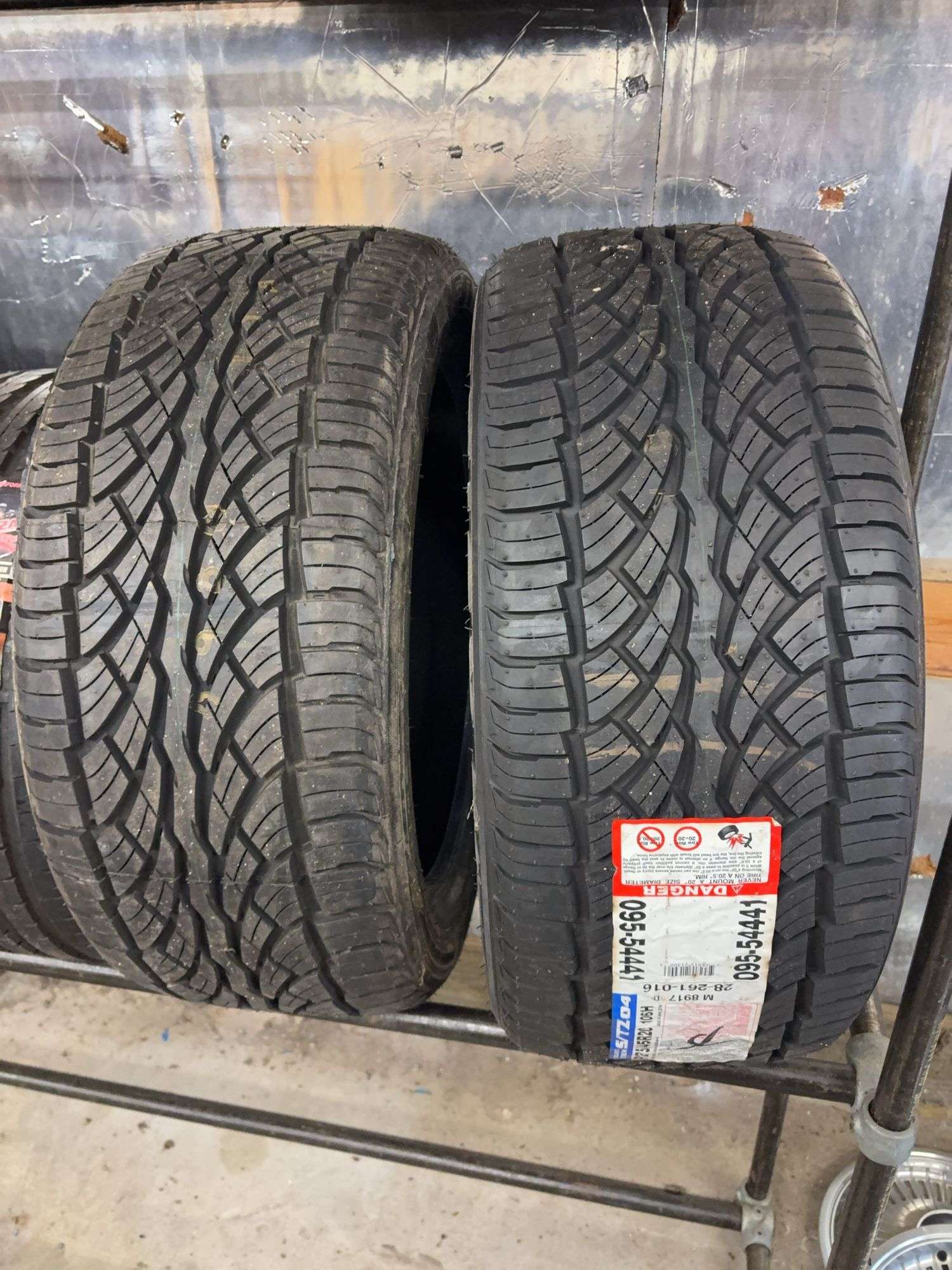 (2) tires like new - 275/45/20