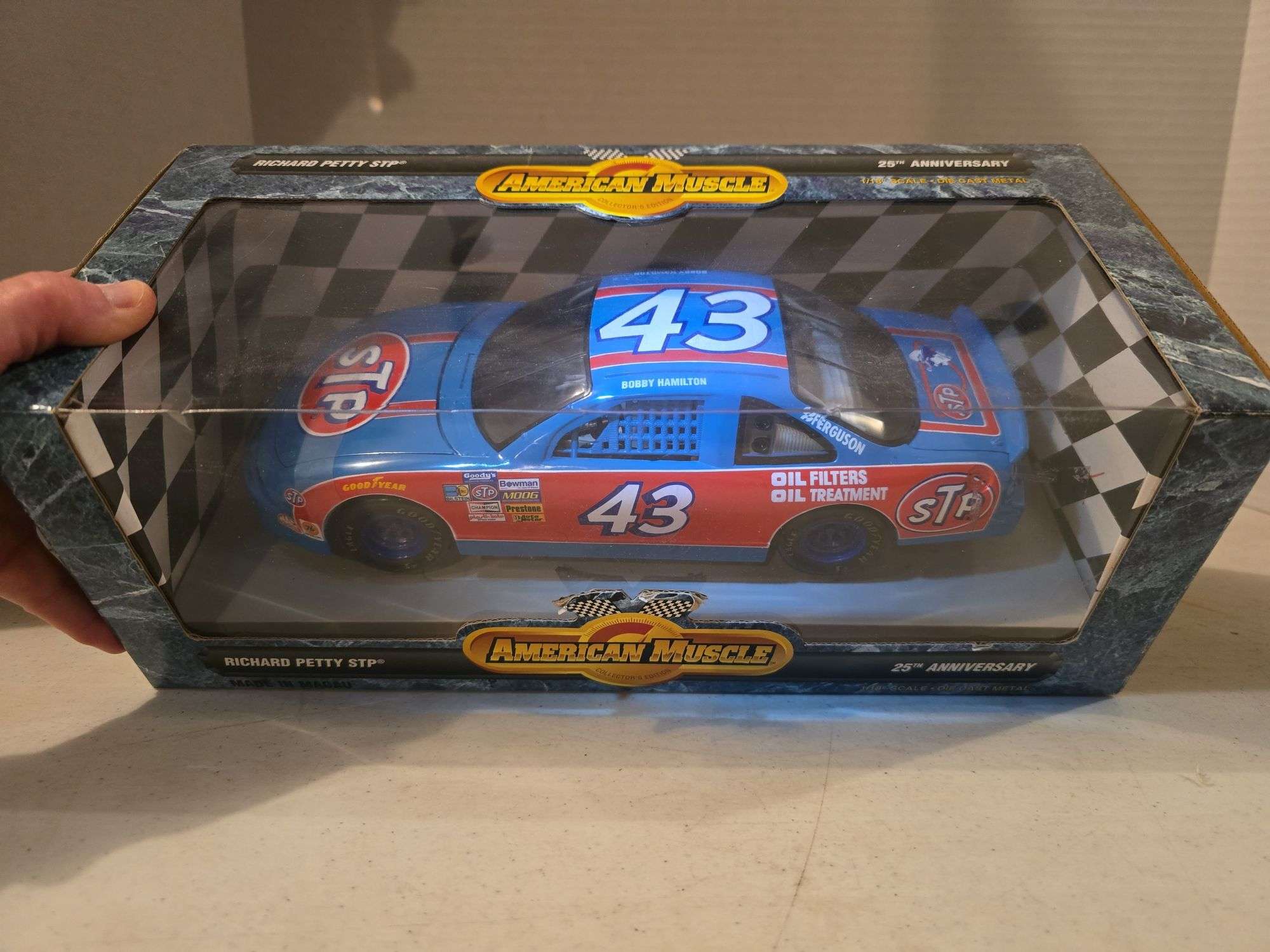 ERTL BOBBY HAMILTON 25TH ANNIVERSARY NASCAR MUSCLE CAR 1:18 SCALE NIB