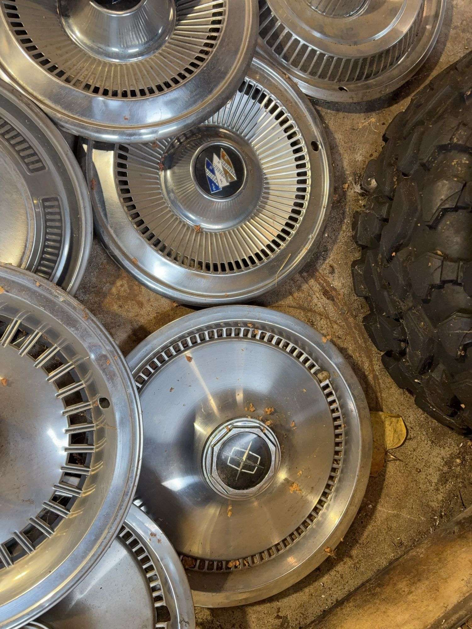 15+ hubcaps - see photos - Thunderbird, Rambler, Buick, and more