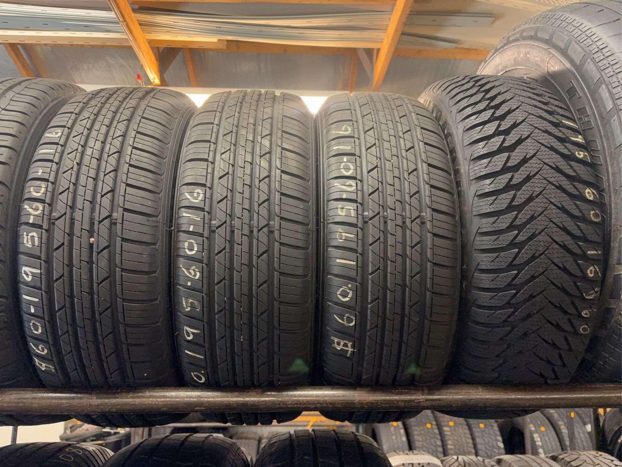 (4) tires like new - 195/60/16