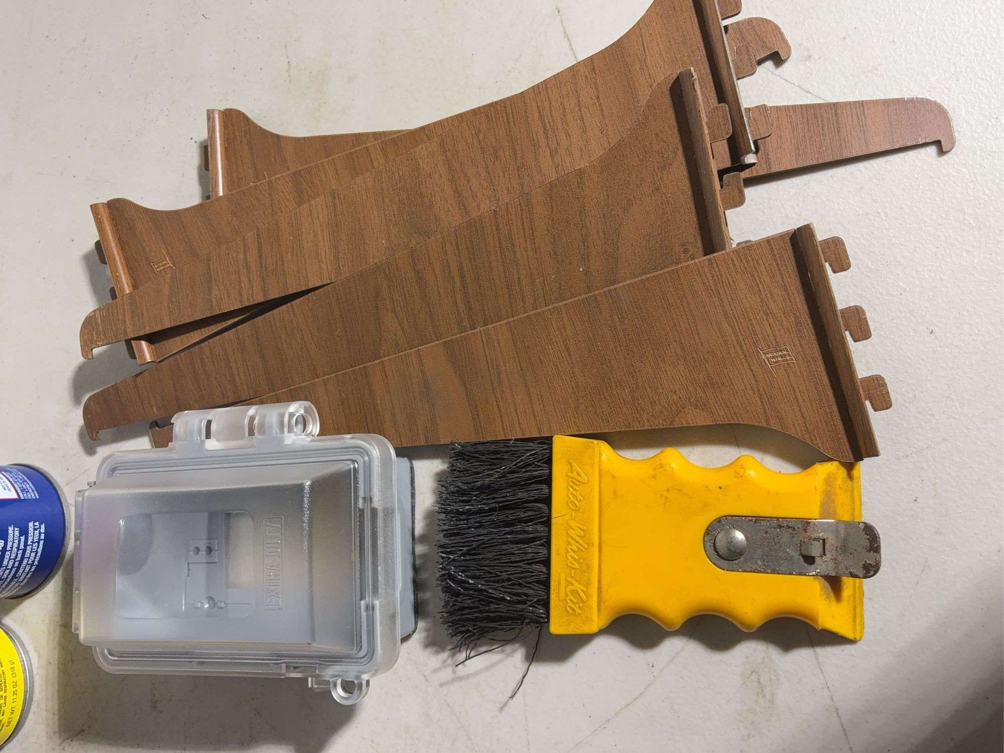 Work light, outlet cover, (6) mostly full spray cans, Color coat and Engine Enamel