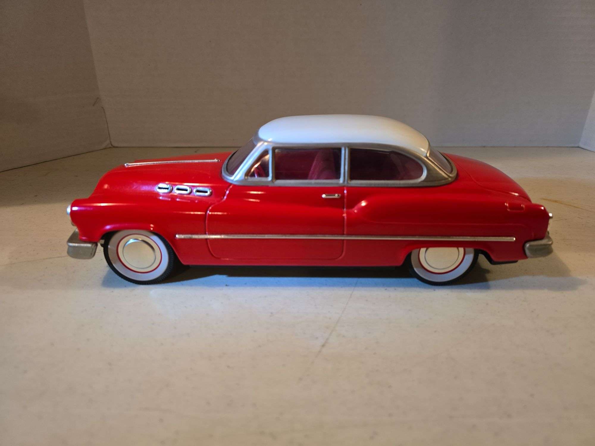 FIFTIES METAL FRICTION CAR