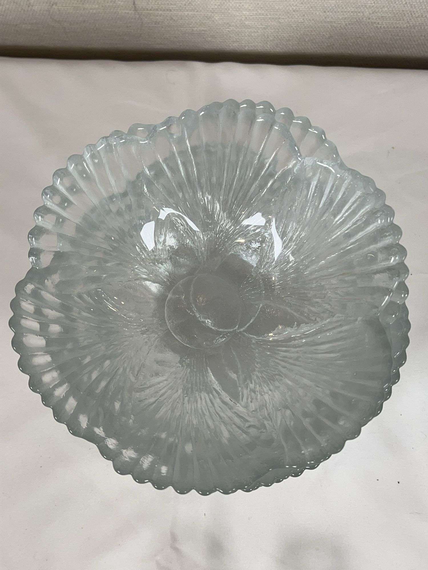 ASSORTED PATTERN GLASS PIECES