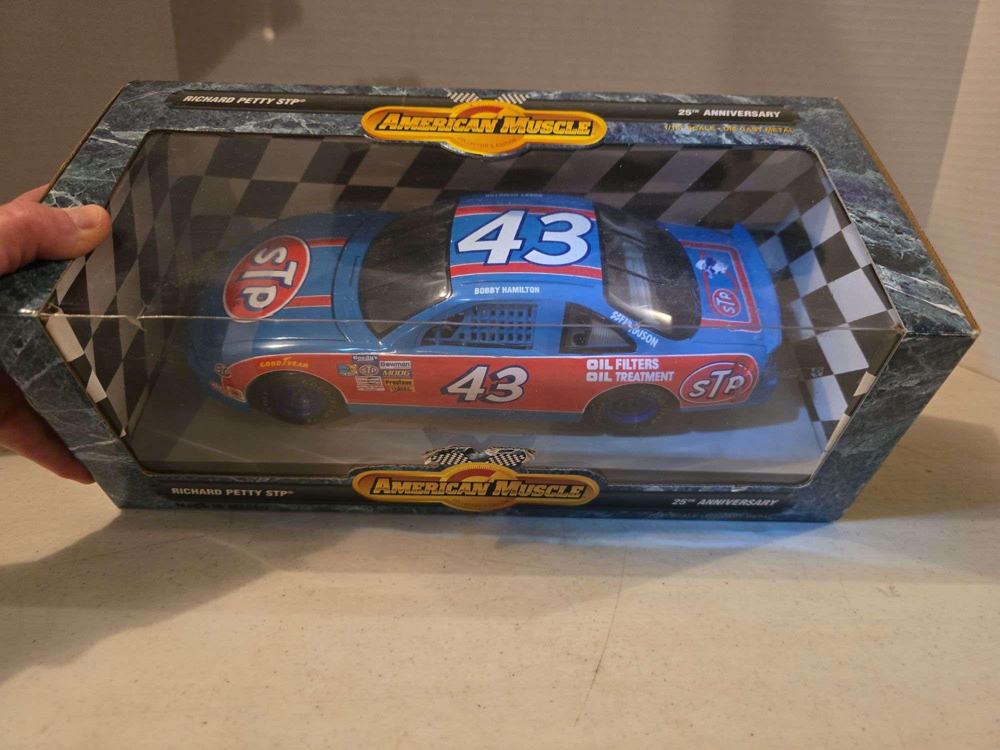 ERTL BOBBY HAMILTON 25TH ANNIVERSARY NASCAR MUSCLE CAR 1:18 SCALE NIB