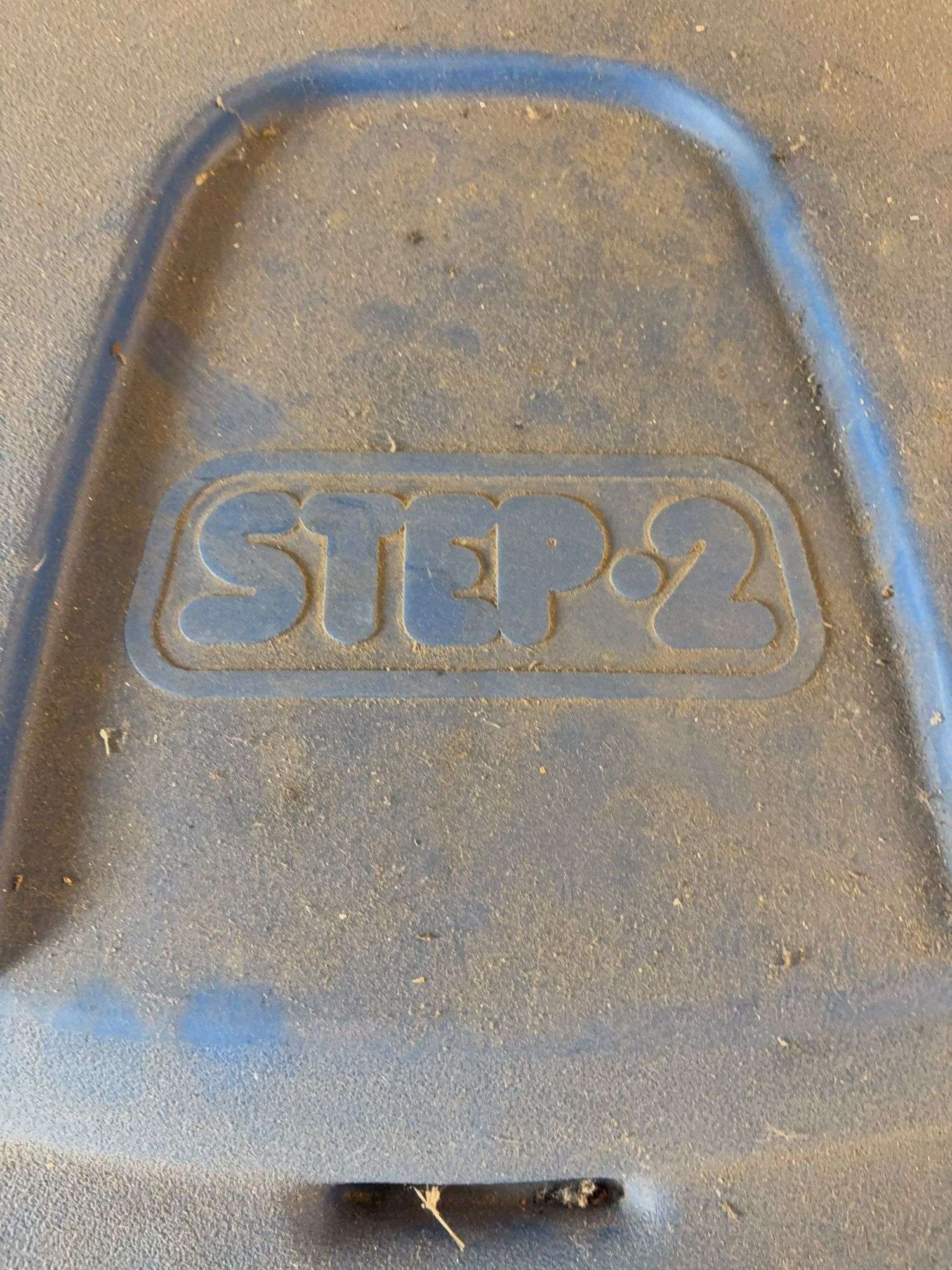 Step-2 trash can on wheels