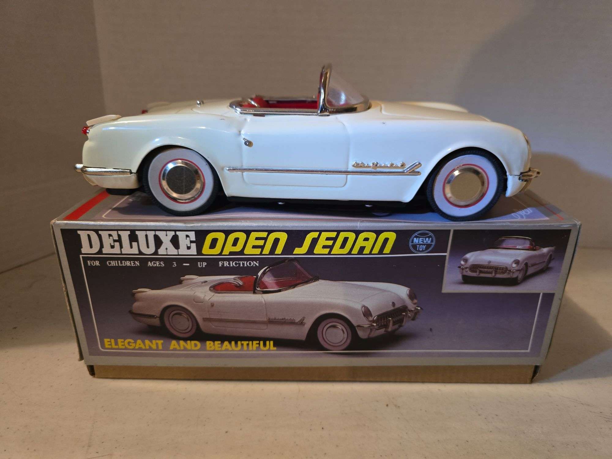 DELUXE OPEN SEDAN METAL FRICTION CAR WITH BOX