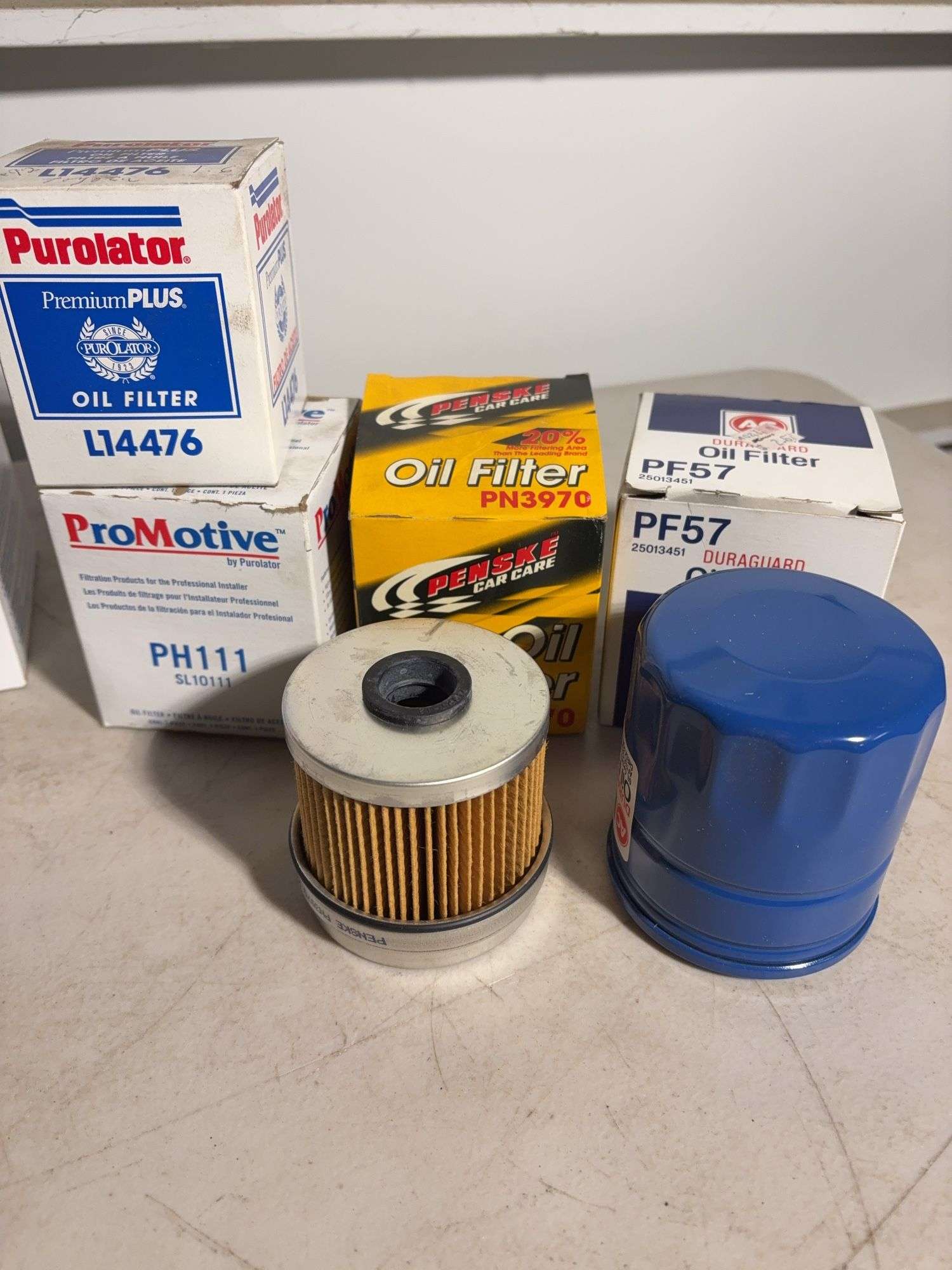 (13) oil filters -Powerflo, Promotive and more