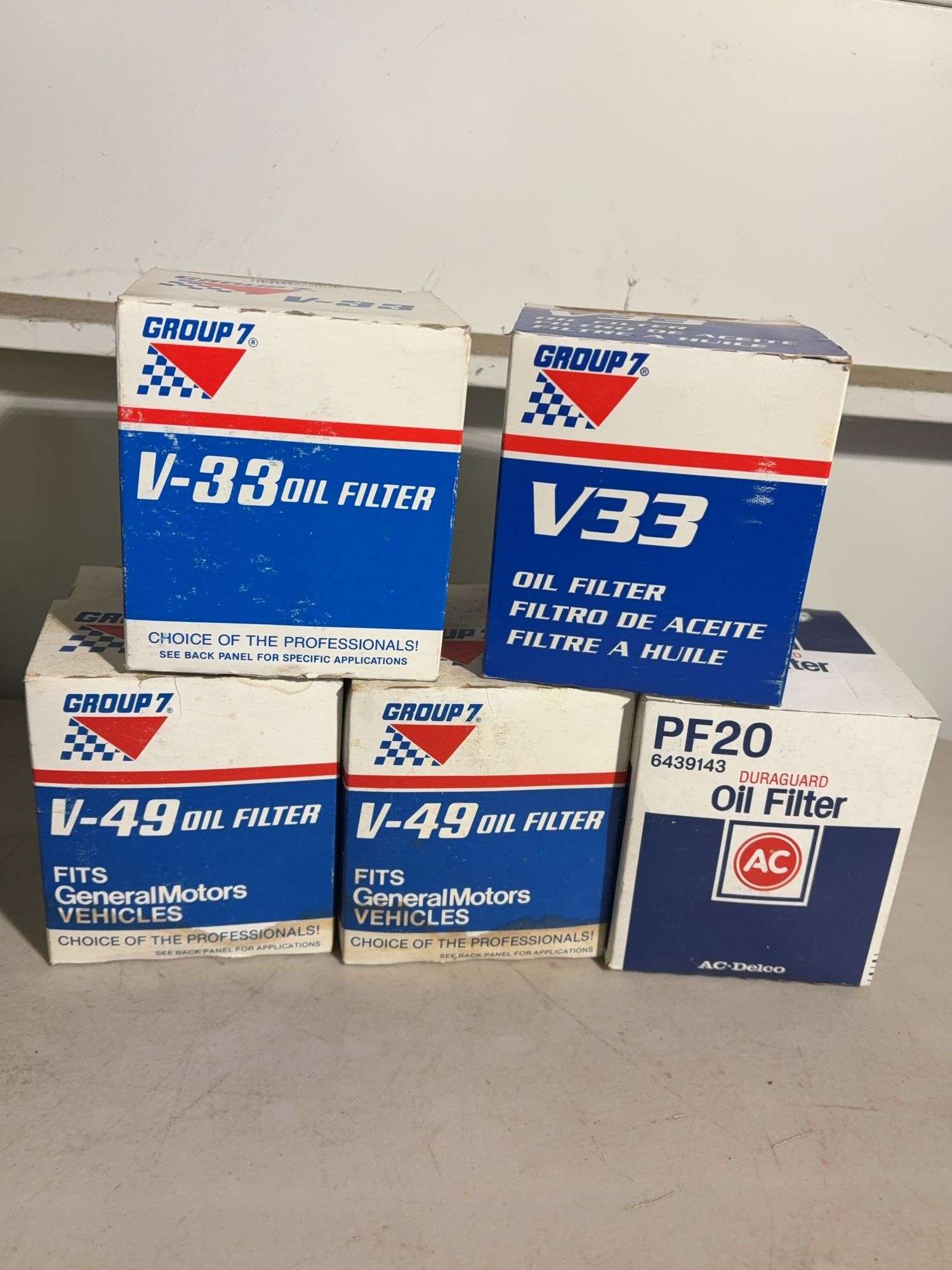 (12) Oil filters -Pennzoil, Quaker state and more