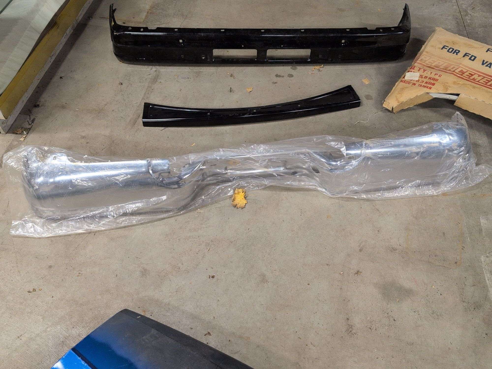 Vehicle fenders and bumper