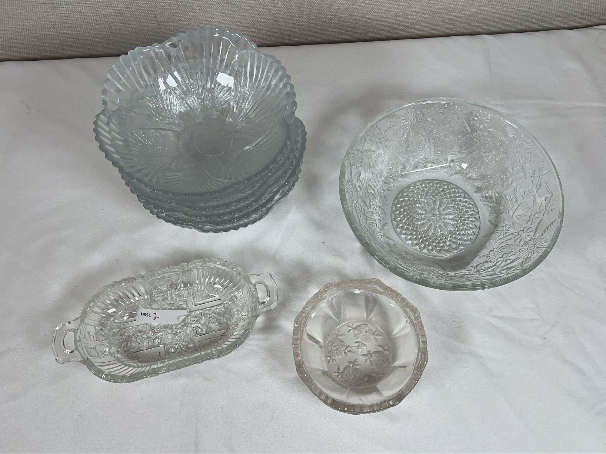 ASSORTED PATTERN GLASS PIECES