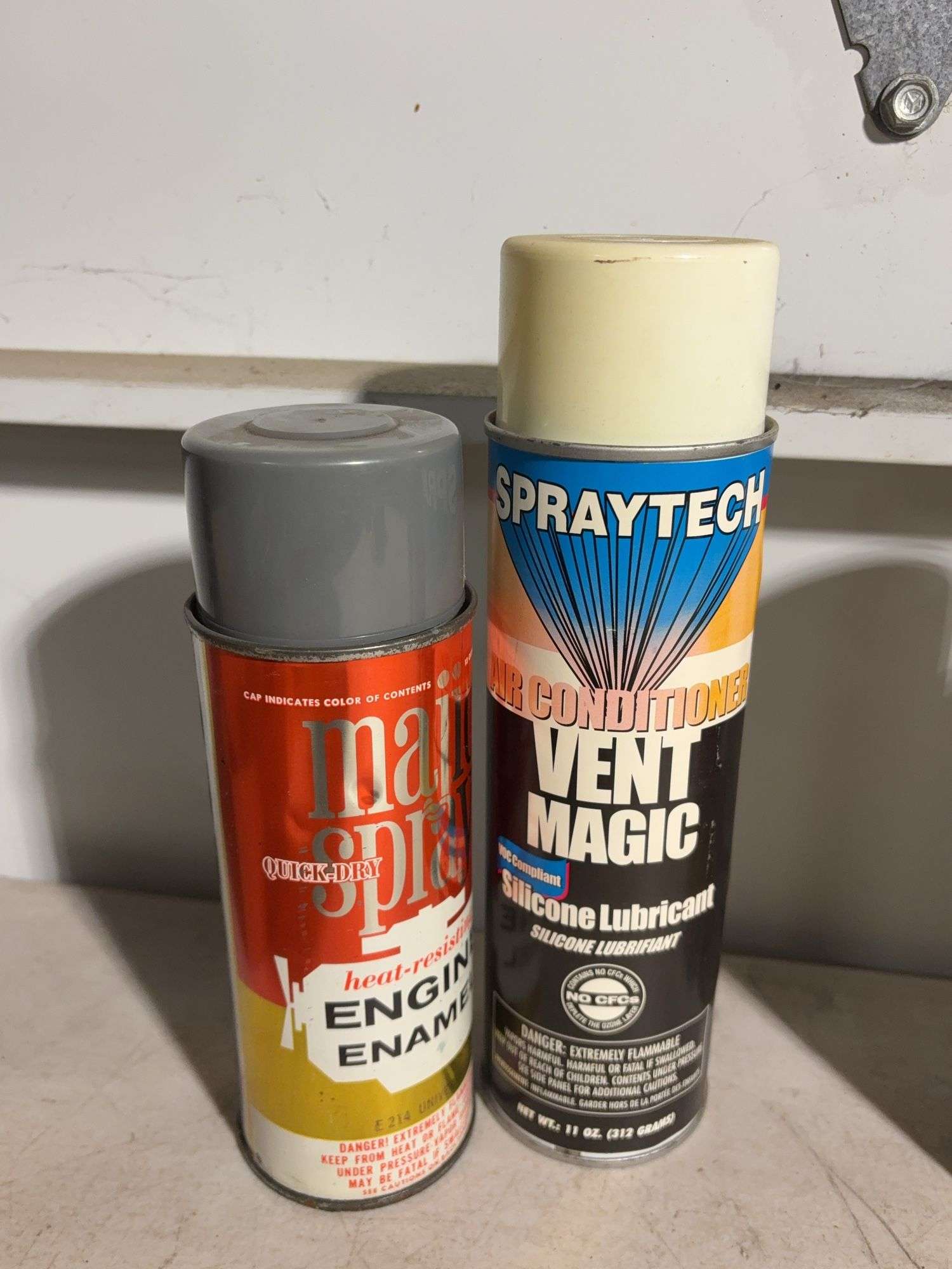 (8) spray cans -Engine enamel, spray paint, vent magic and more
