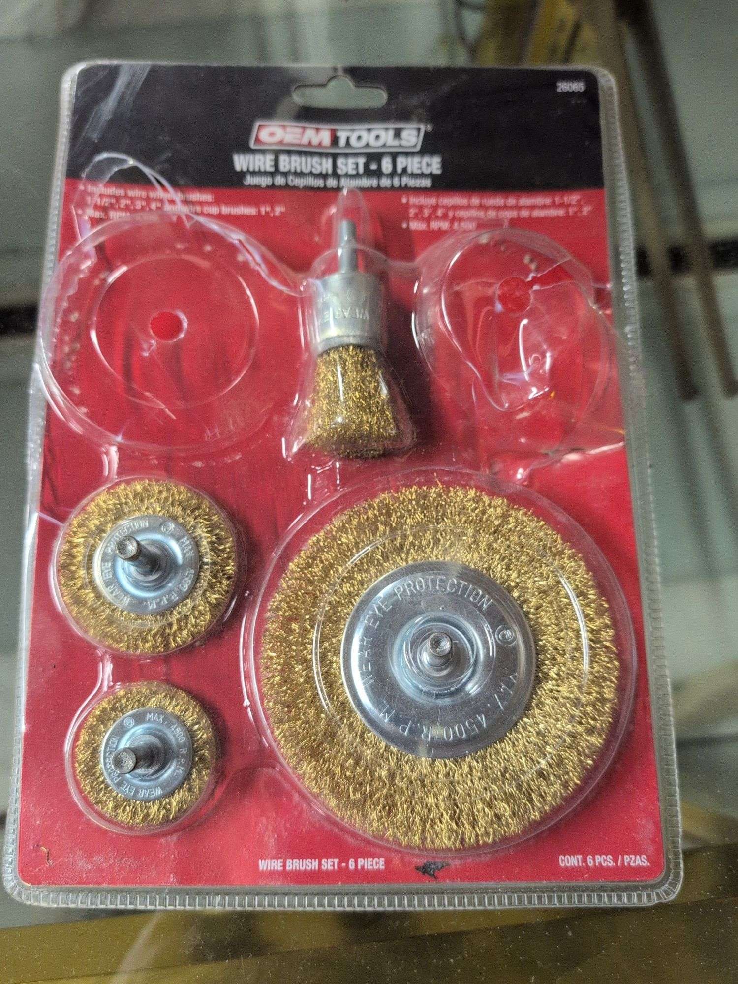 Wire brush set, pocket knife, GFI, and more