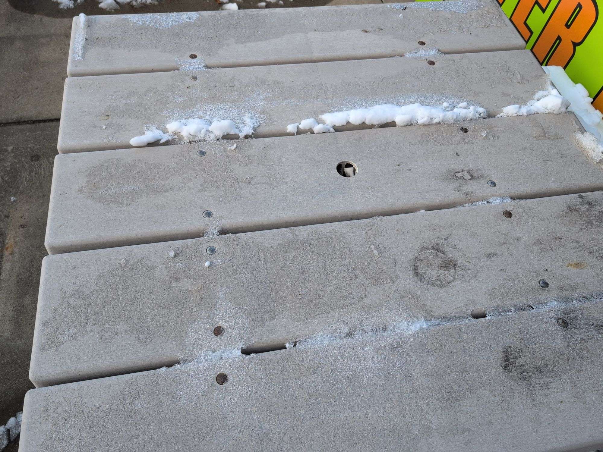 Outdoor plastic picnic table - top: 4' x 4'