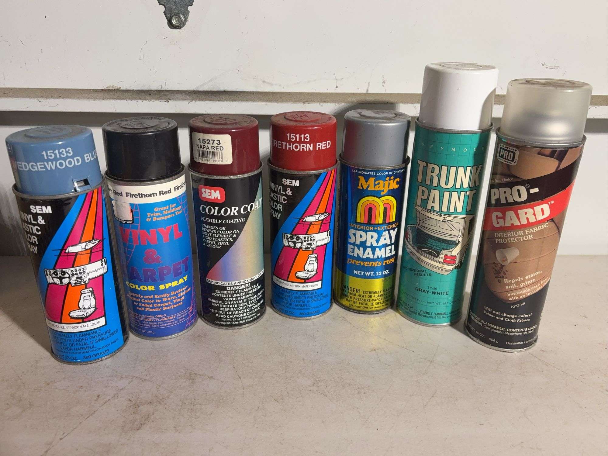 Large lot of used miscellaneous spray cans -Trunk paint, Vinyl dye, Fabric protector and many more