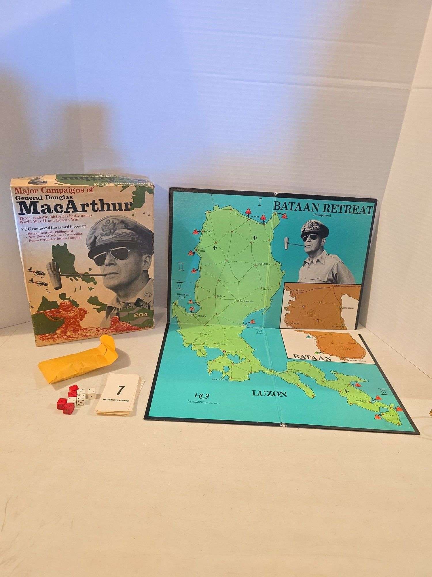 1974 GENERAL MACARTHUR VINTAGE GAME WITH BOX