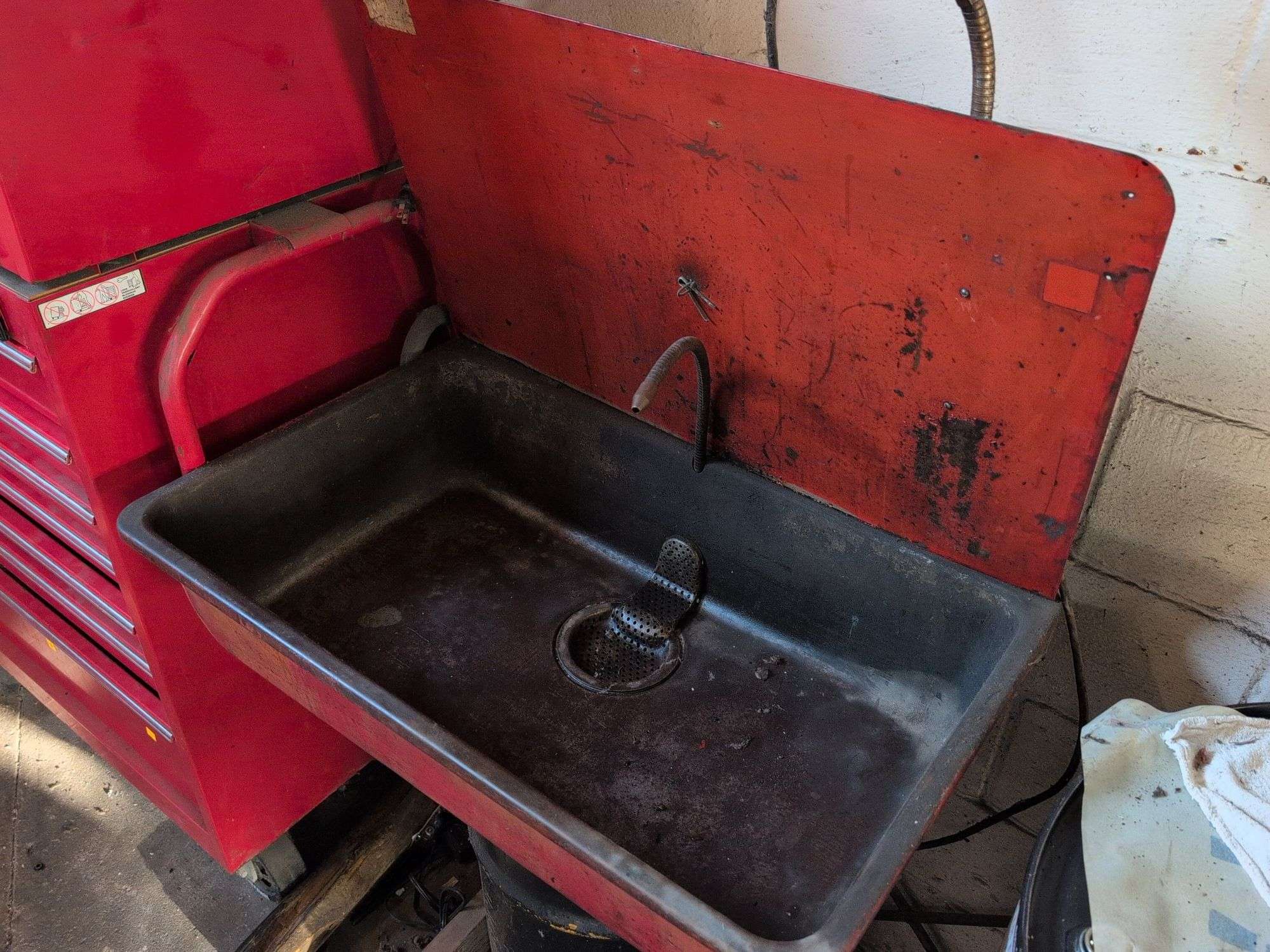 Mechanic wash machine/station - works