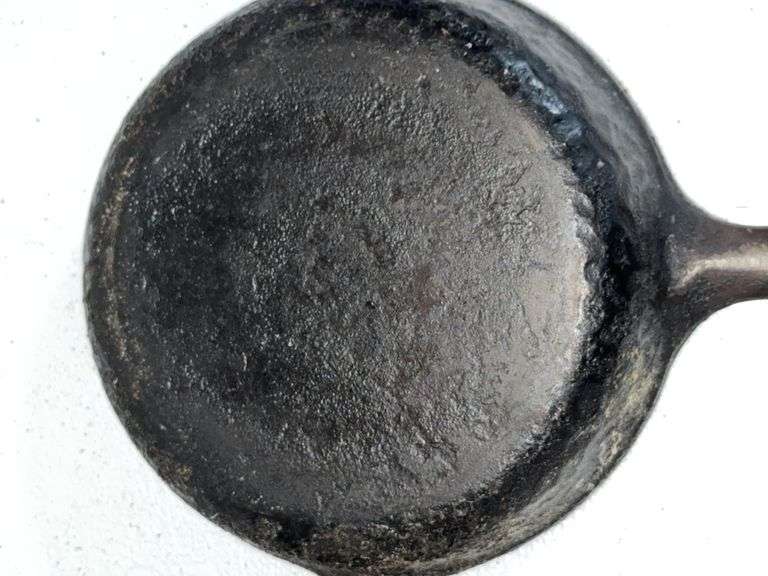 6" AND 8" CAST IRON SKILLETS