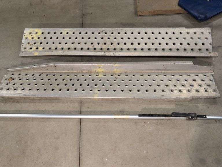 (2) 78" metal ramps and trailer jack bar