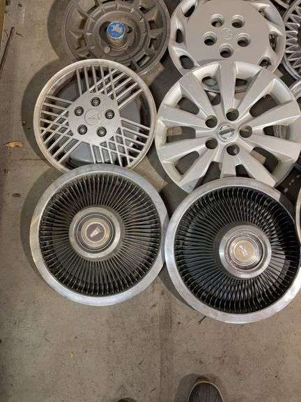 (15+) hub caps including Chevy, Toyota and more