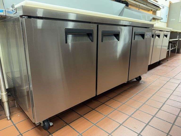 Avantco Refrigerated Prep Table