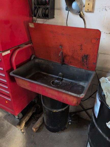 Mechanic wash machine/station - works