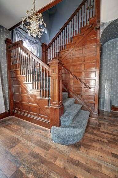 2-Story Home & Detached Garage