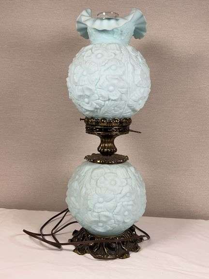 Fenton gone with the wind, milk glass, poppy lamp.