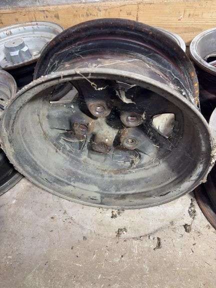 (4) 14" Oldsmobile wheel rims - see photos