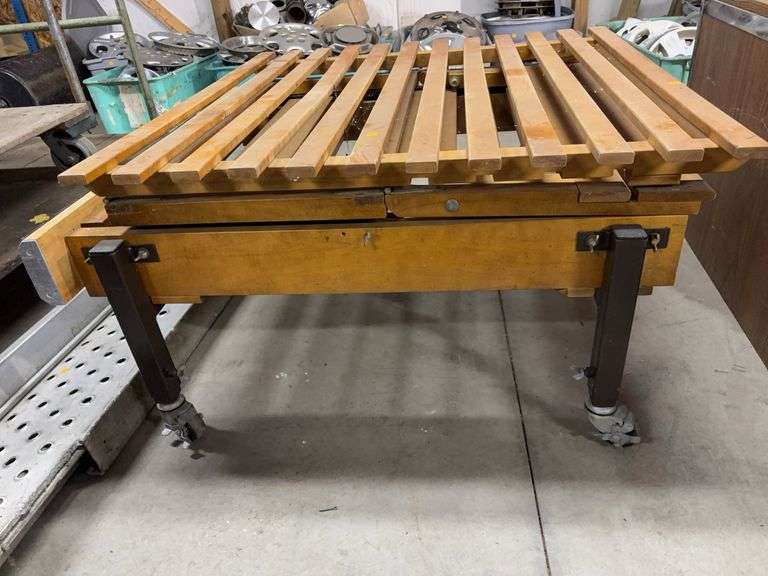 Large moving table - see photos