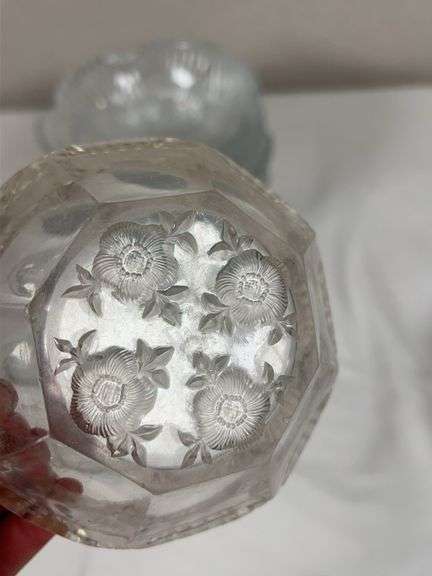 ASSORTED PATTERN GLASS PIECES