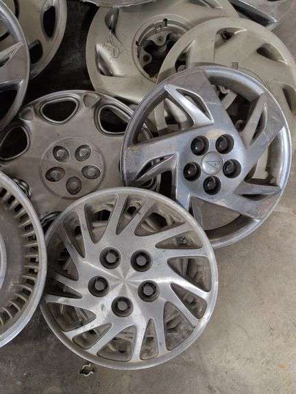 15+ hubcaps - Cadillac, Chevy, Pontiac, and others