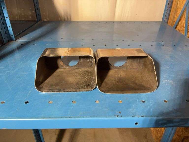 (2) exhaust tips