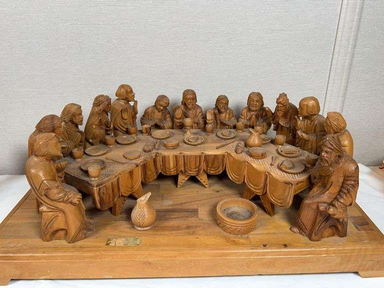 EXQUISITE HAND CARVED LAST SUPPER