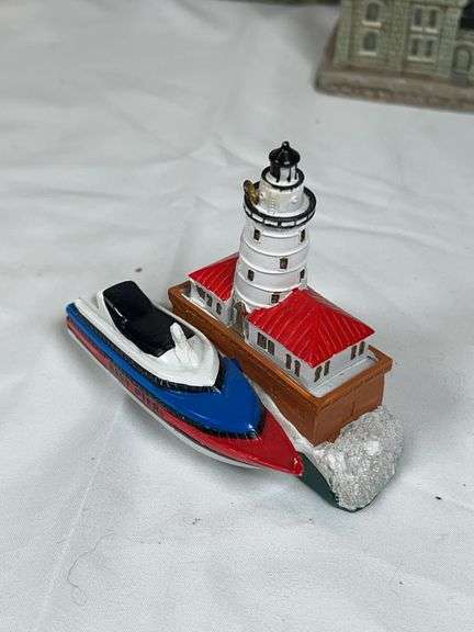 DECORATIVE LIGHTHOUSES